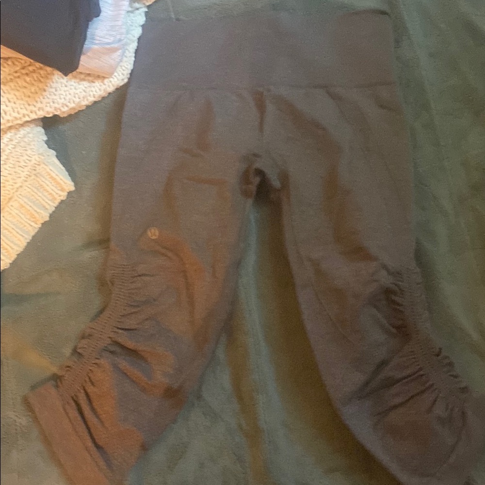 Lululemon Athletica Gray Leggings Comfortable and Stylish